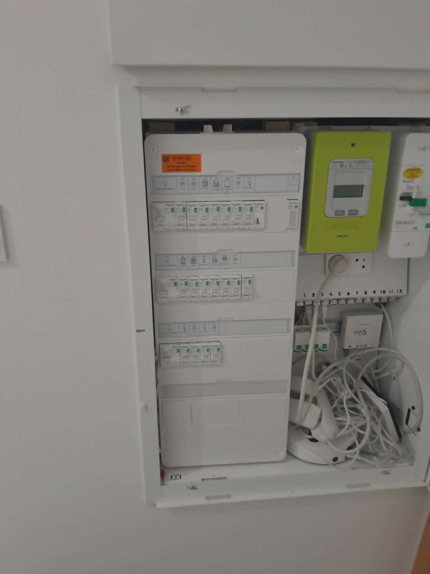 Tableau électrique fermé avec compteur Linky